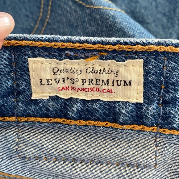 Levi’s 501 Distressed Denim Shorts in Mid View - Picture 6 of 9